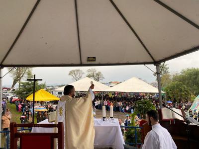 Missa em louvor ao Bom Jesus em Campo Mendes teve o Pároco Sebastião presidindo com liturgia da Rádio Campo Aberto